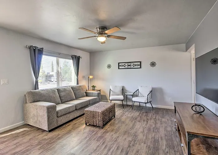 Private Yard! Pet-friendly Getaway * Tucson
