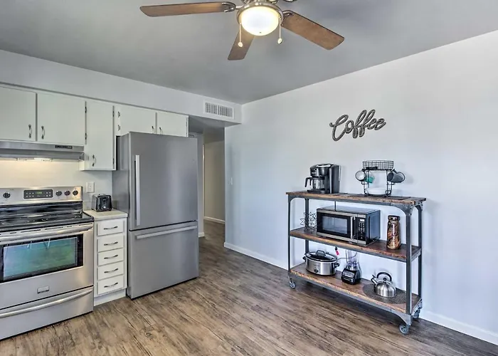 Holiday home Private Yard! Pet-friendly Getaway *