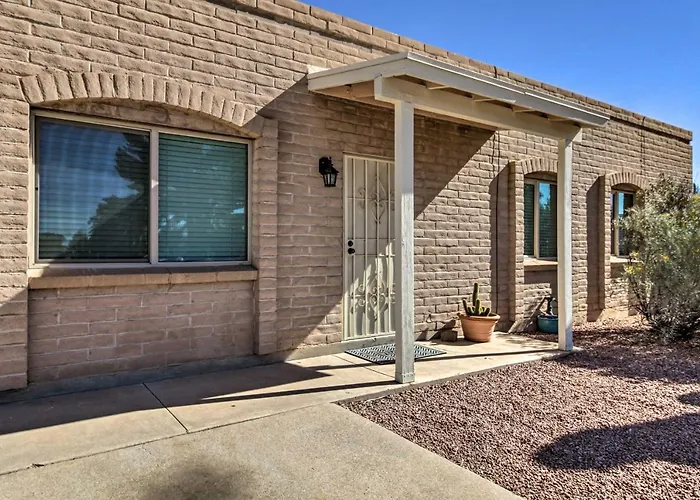 Holiday home Private Yard! Pet-friendly Getaway