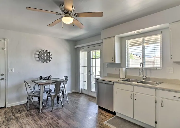 Holiday home Private Yard! Pet-friendly Getaway Tucson