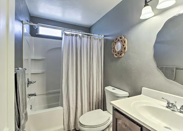 Private Yard! Pet-friendly Getaway Holiday home Tucson