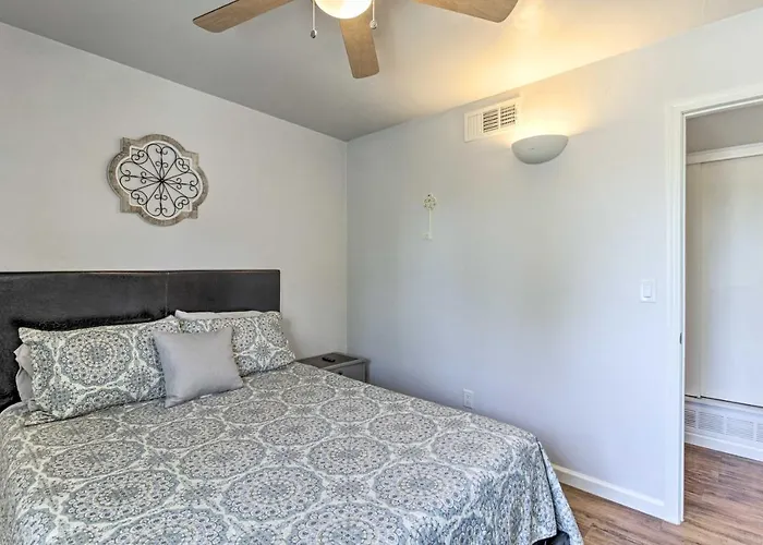 Private Yard! Pet-friendly Getaway Holiday home *