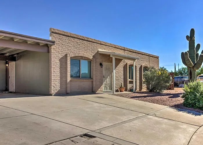 Private Yard! Pet-friendly Getaway Holiday home Tucson