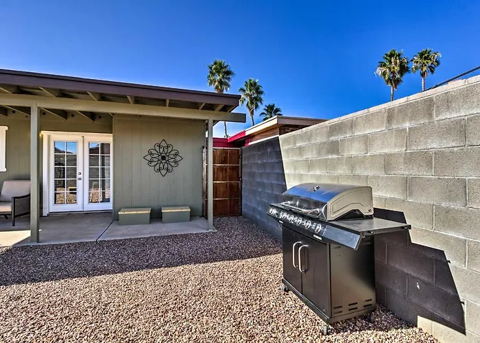 Private Yard! Pet-friendly Getaway Tucson